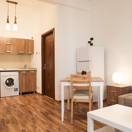 Ultracentral Apartament With Balcony - Old Town Bucarest Exterior foto