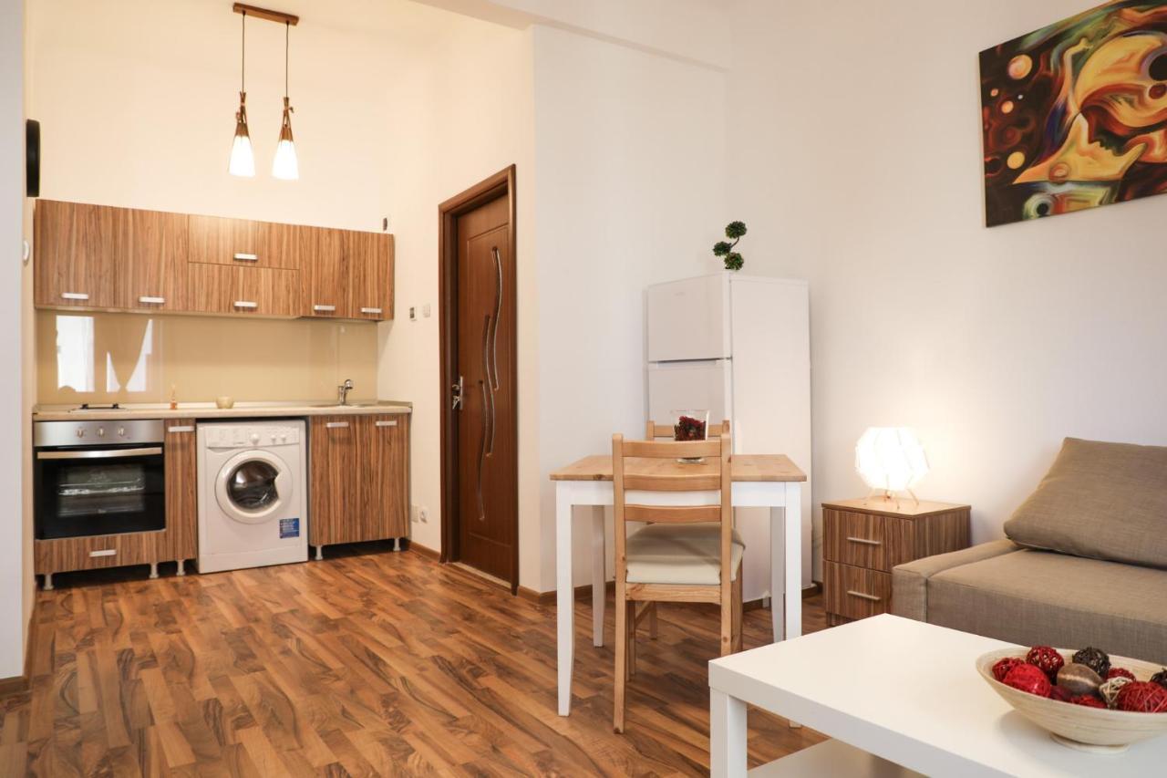 Ultracentral Apartament With Balcony - Old Town Bucarest Exterior foto