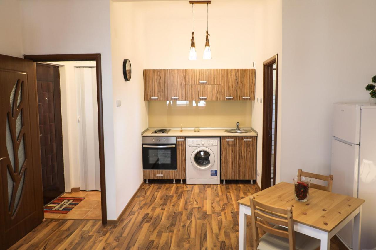 Ultracentral Apartament With Balcony - Old Town Bucarest Exterior foto