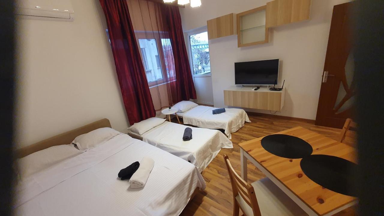 Ultracentral Apartament With Balcony - Old Town Bucarest Exterior foto